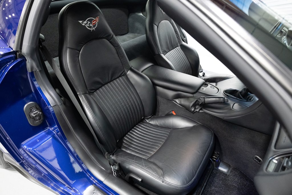 2004 Chevrolet Corvette Image 19