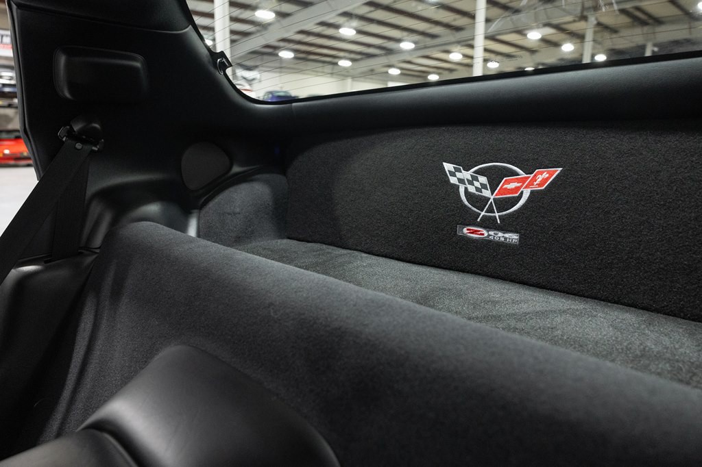 2004 Chevrolet Corvette Image 20