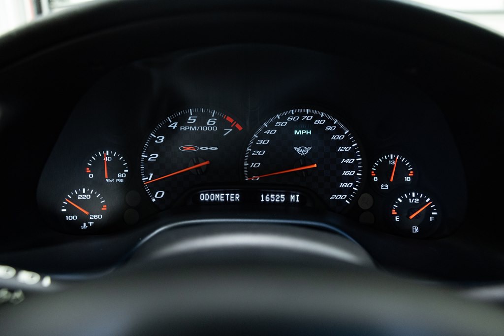 2004 Chevrolet Corvette Image 30