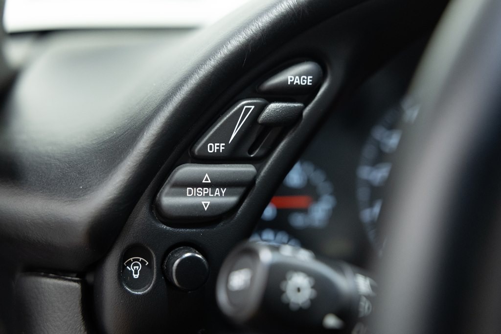 2004 Chevrolet Corvette Image 32