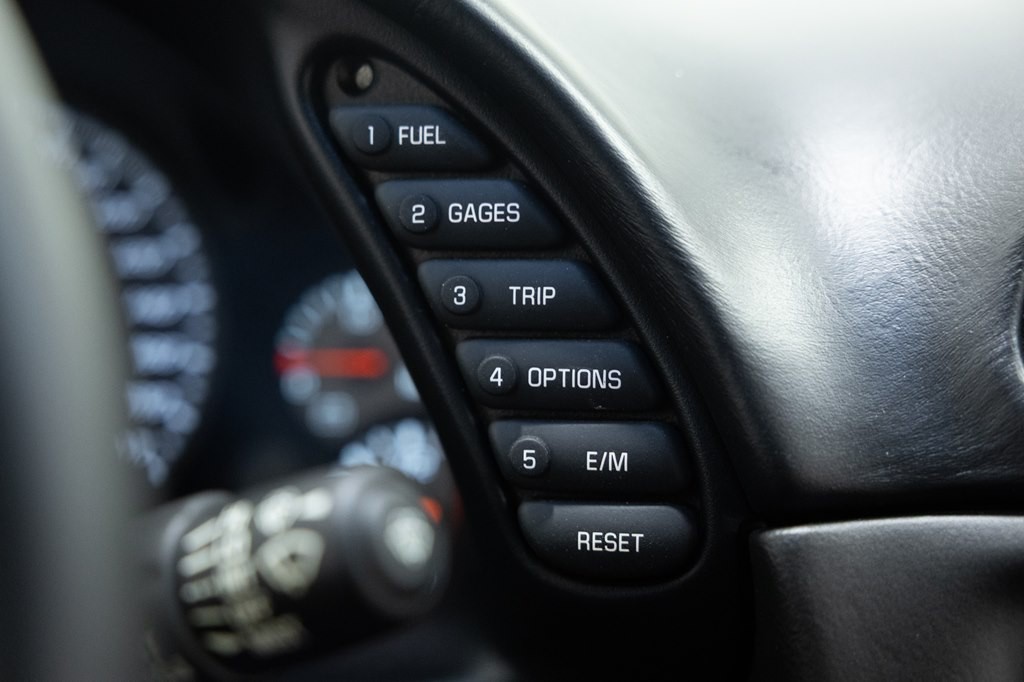 2004 Chevrolet Corvette Image 33