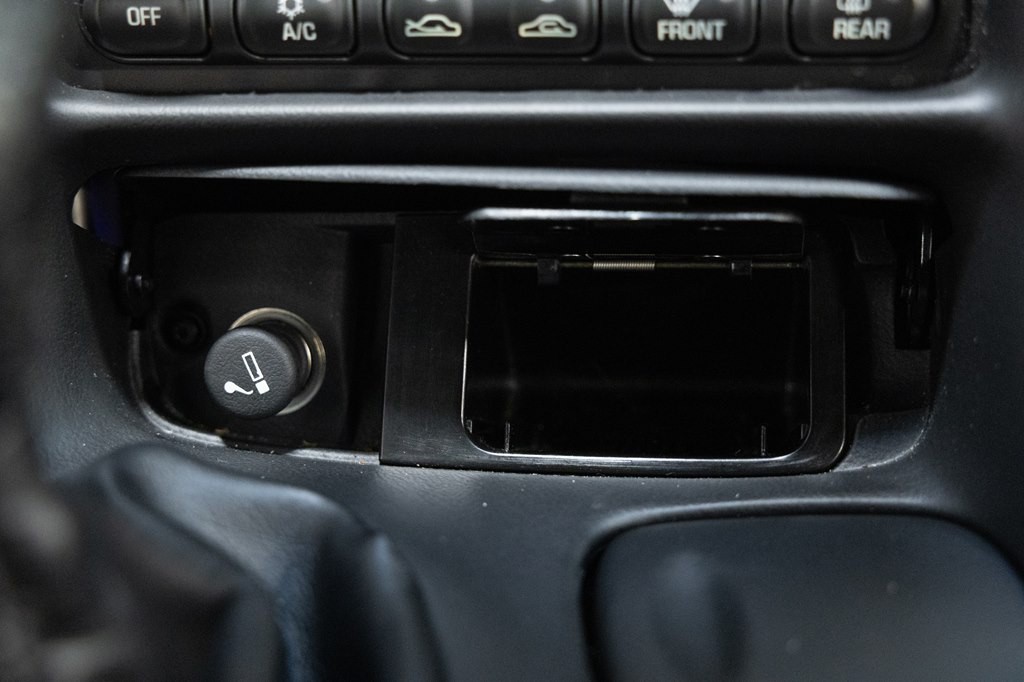 2004 Chevrolet Corvette Image 37