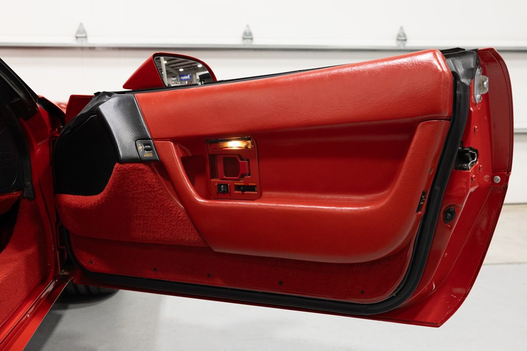 1990 Chevrolet Corvette Image 24