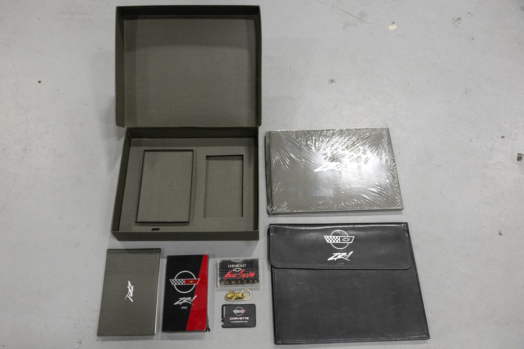 1990 Chevrolet Corvette Image 74