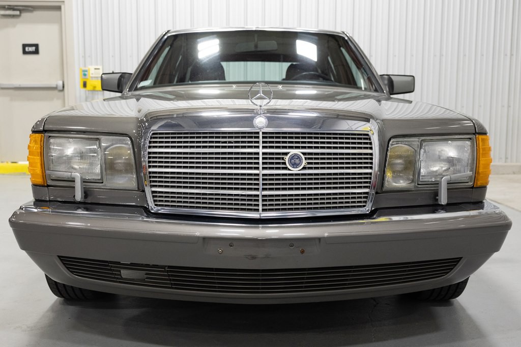 1988 Mercedes-Benz 560-Class Image 14