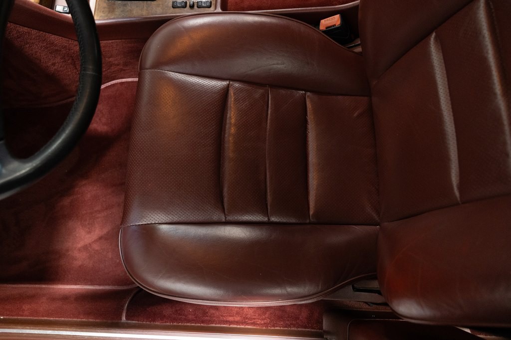 1988 Mercedes-Benz 560-Class Image 19