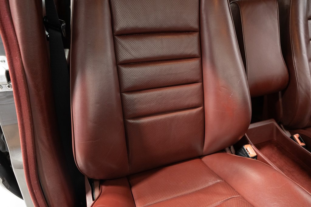 1988 Mercedes-Benz 560-Class Image 21