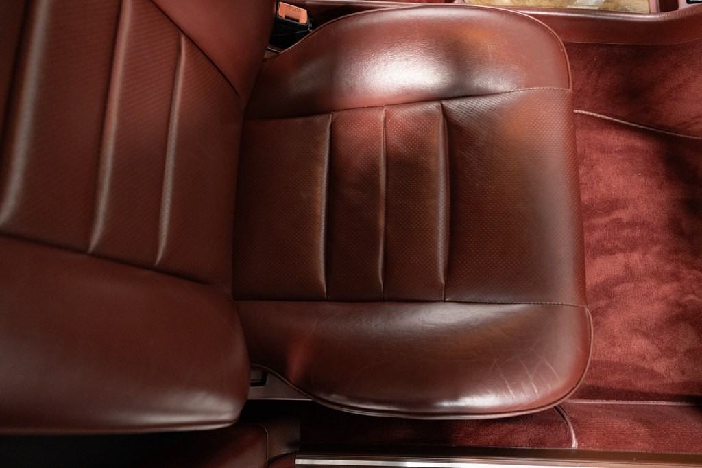 1988 Mercedes-Benz 560-Class Image 22