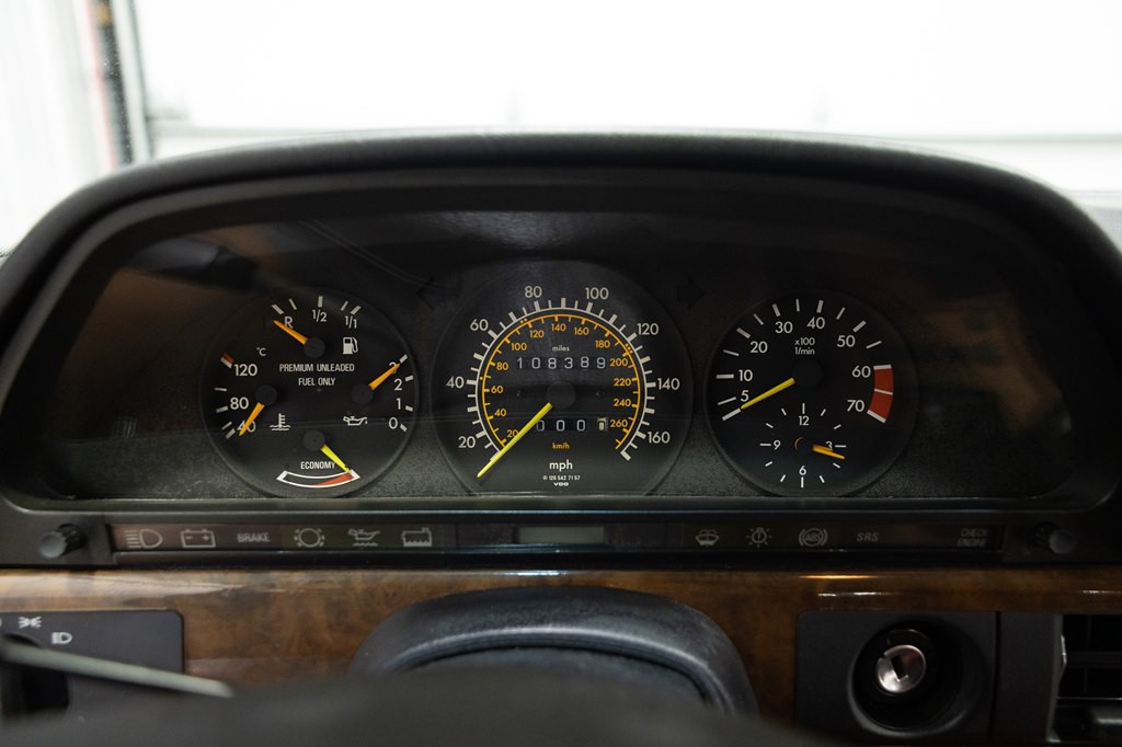 1988 Mercedes-Benz 560-Class Image 40