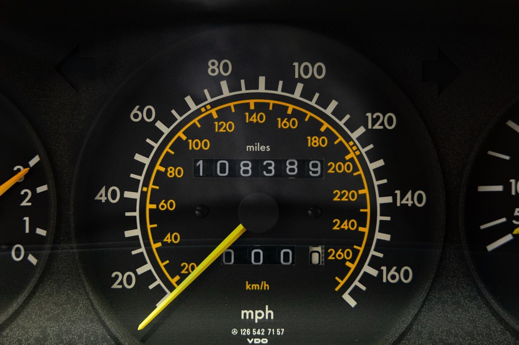 1988 Mercedes-Benz 560-Class Image 45