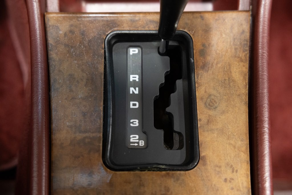 1988 Mercedes-Benz 560-Class Image 49