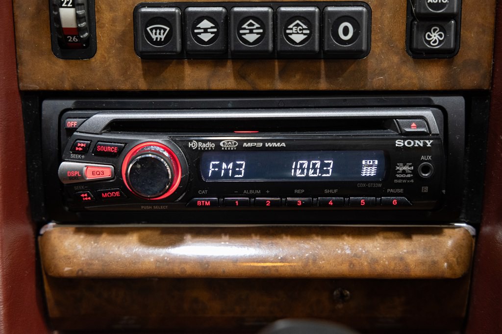 1988 Mercedes-Benz 560-Class Image 51