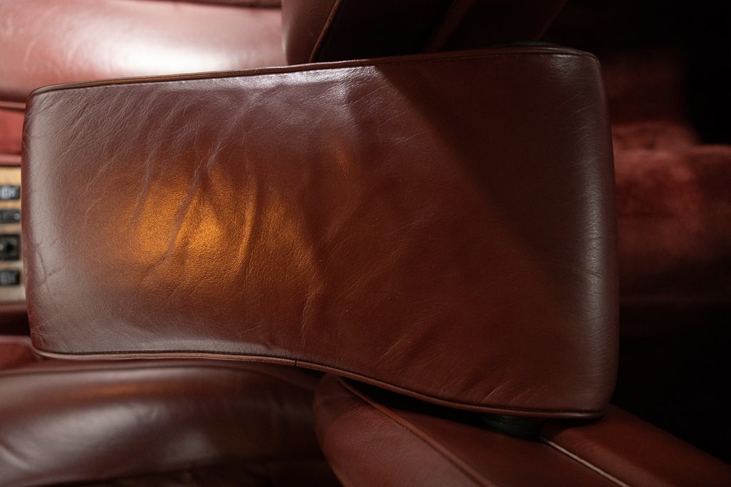 1988 Mercedes-Benz 560-Class Image 52