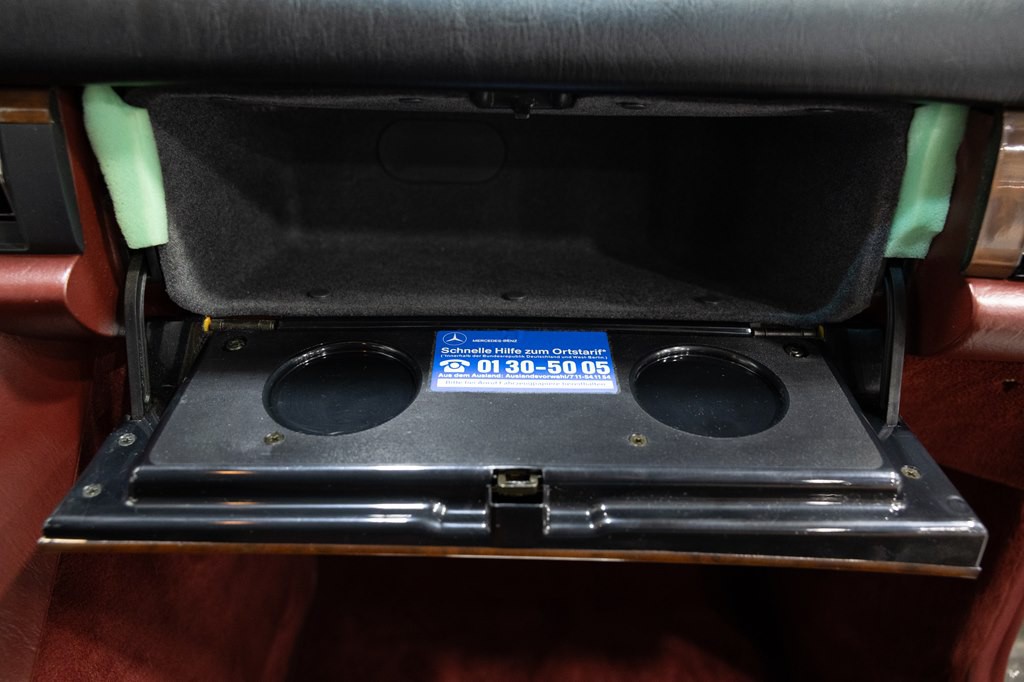 1988 Mercedes-Benz 560-Class Image 55