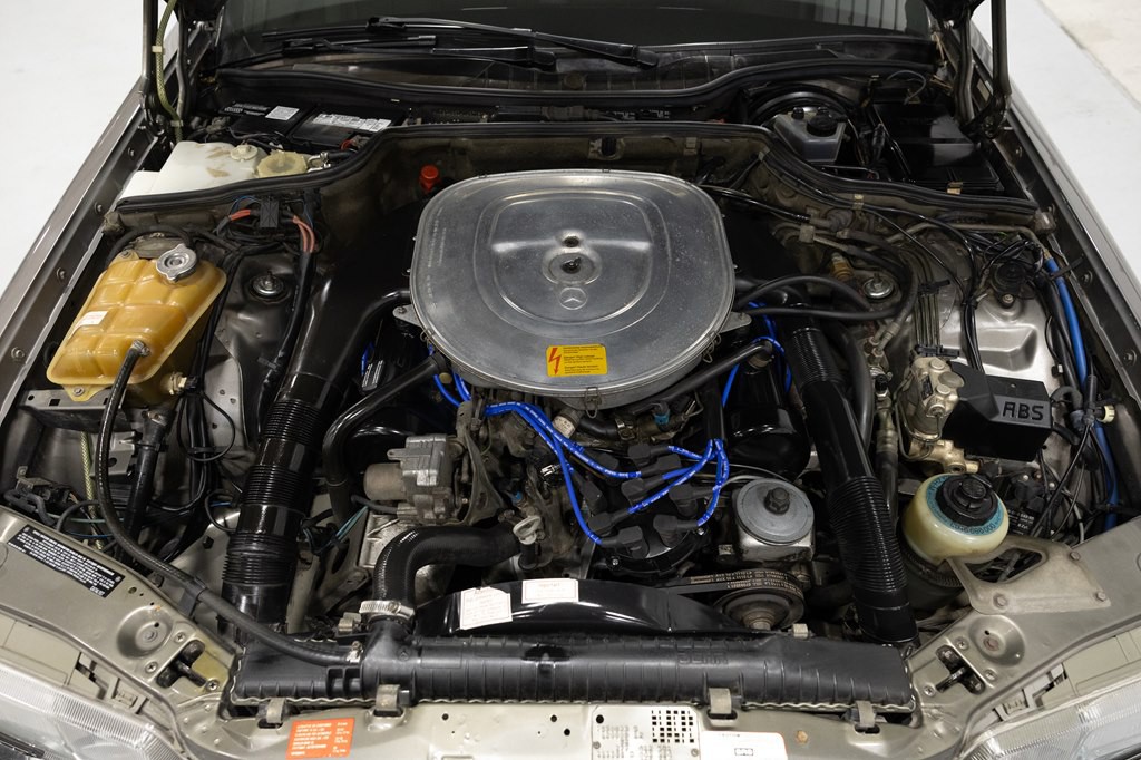 1988 Mercedes-Benz 560-Class Image 62