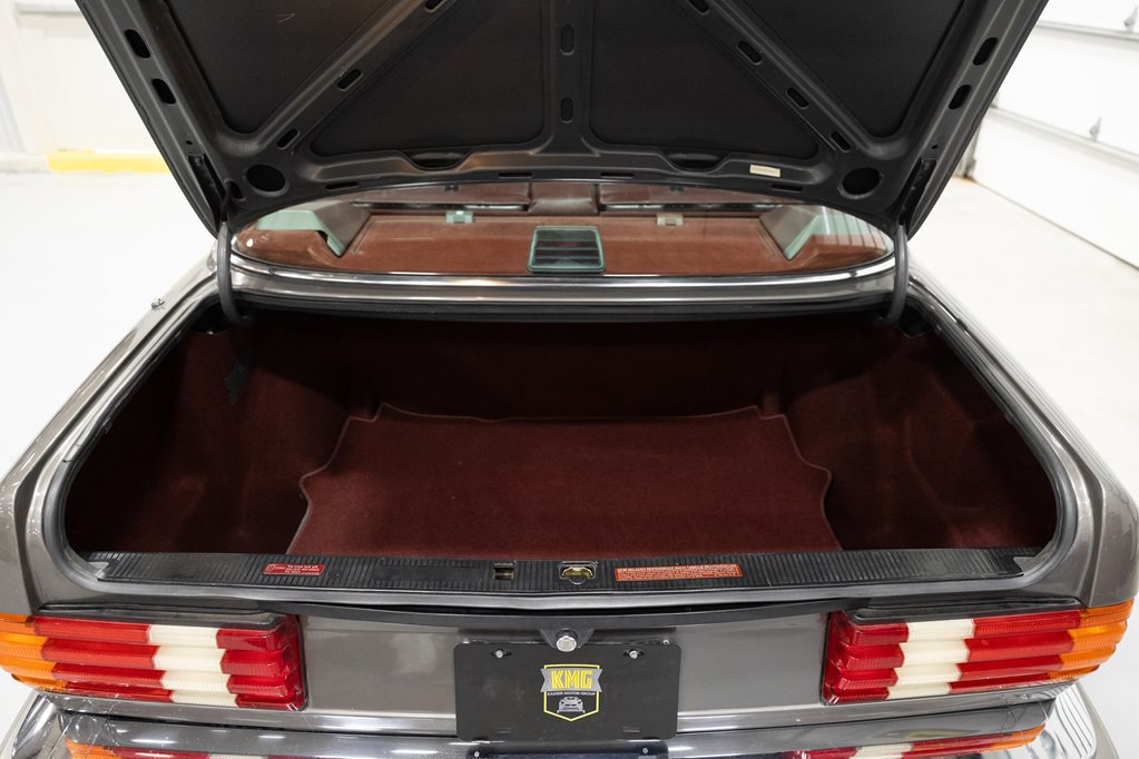 1988 Mercedes-Benz 560-Class Image 66