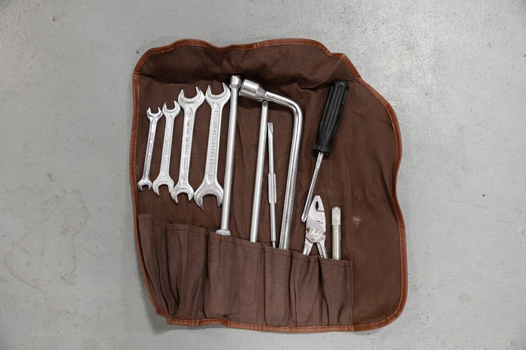 1988 Mercedes-Benz 560-Class Image 73