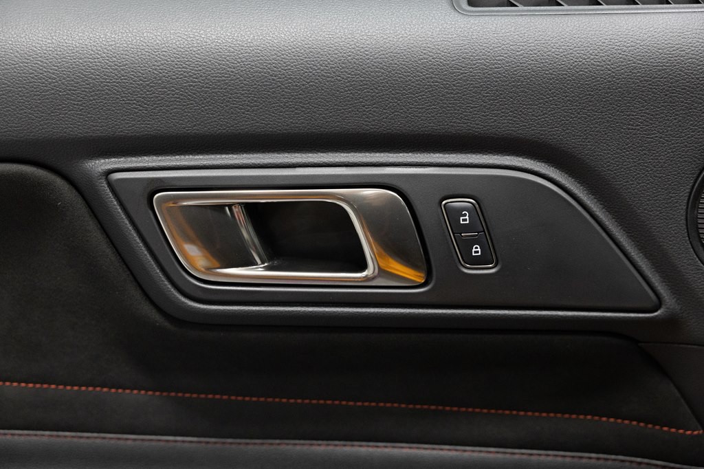 2018 Ford Mustang Image 25