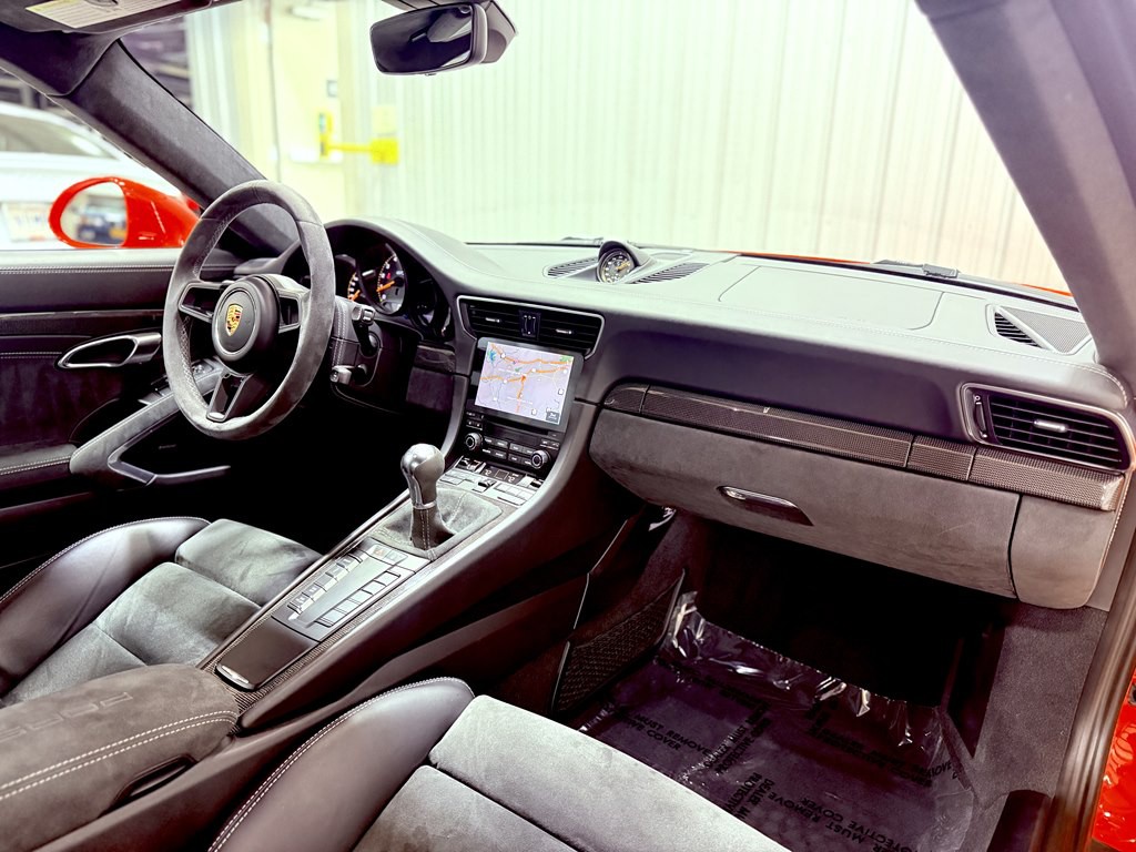 2018 Porsche 911 Image 17