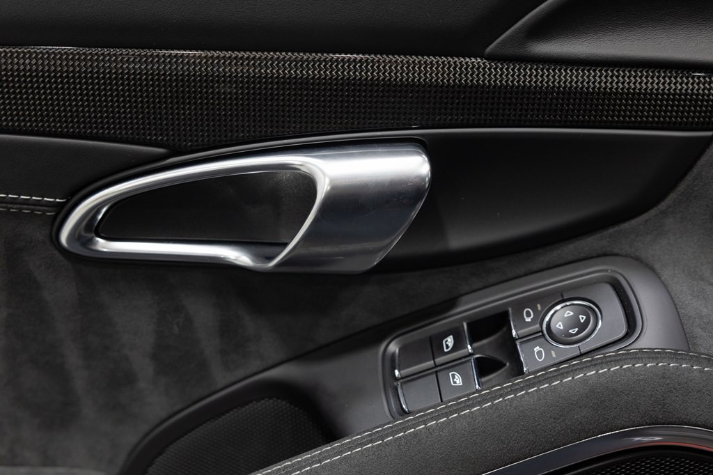 2018 Porsche 911 Image 25