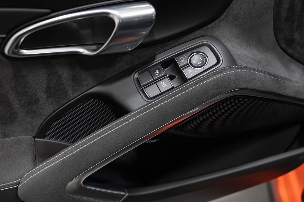 2018 Porsche 911 Image 26