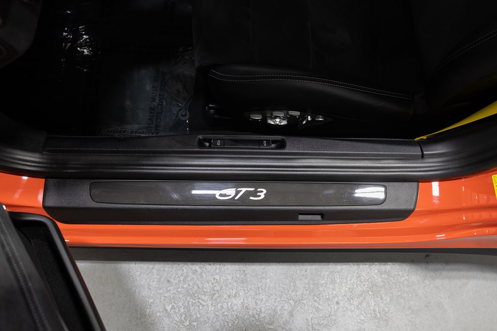 2018 Porsche 911 Image 32