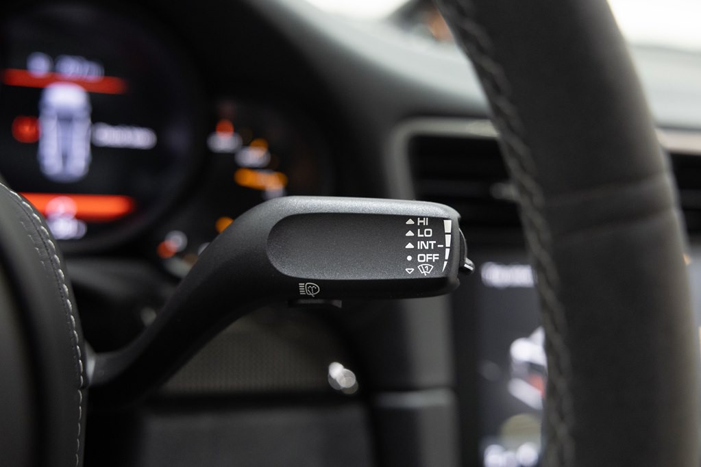 2018 Porsche 911 Image 38