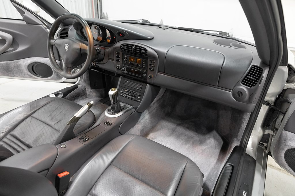 2000 Porsche 911 Image 18