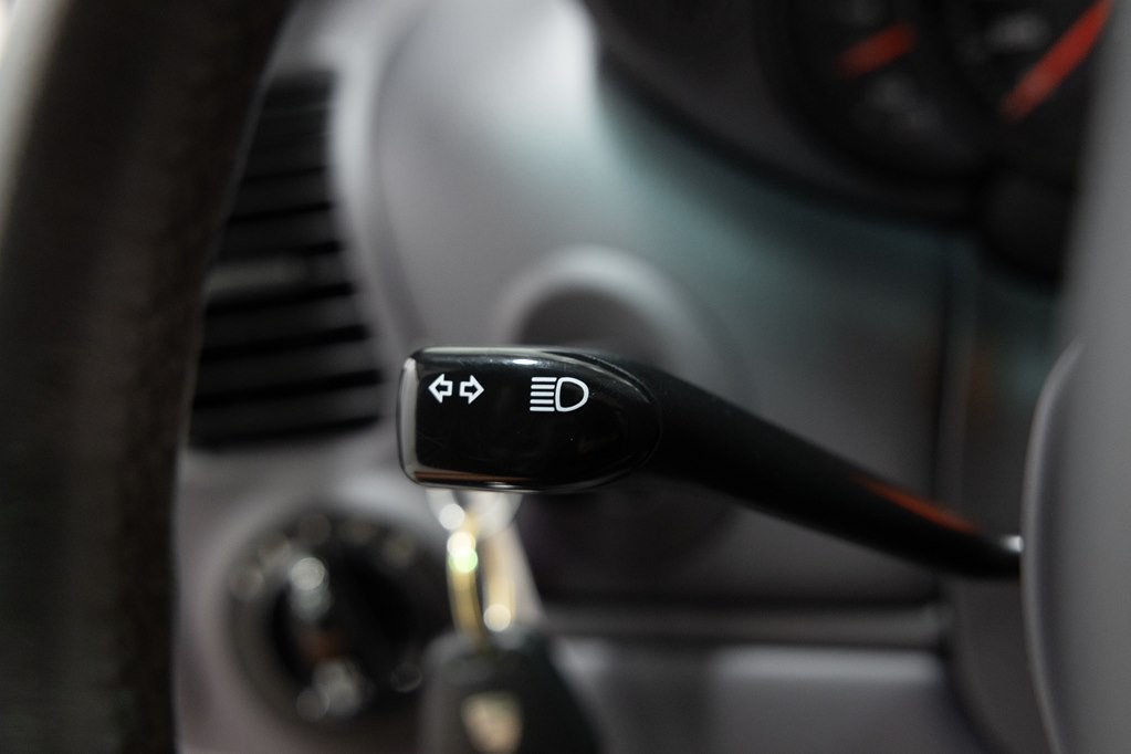 2000 Porsche 911 Image 32