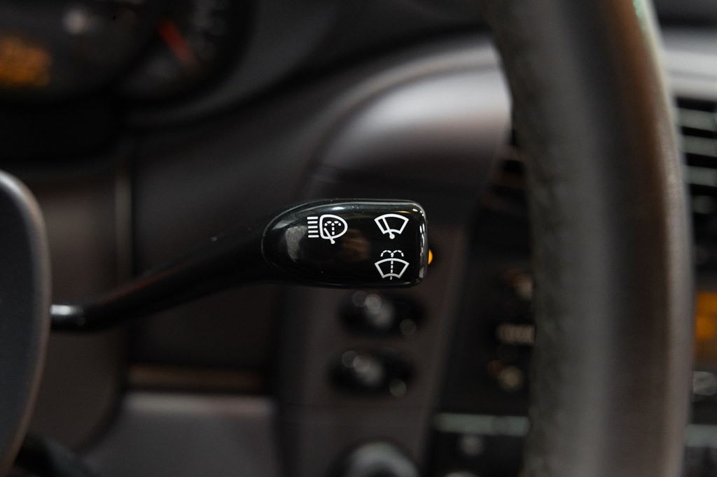 2000 Porsche 911 Image 33