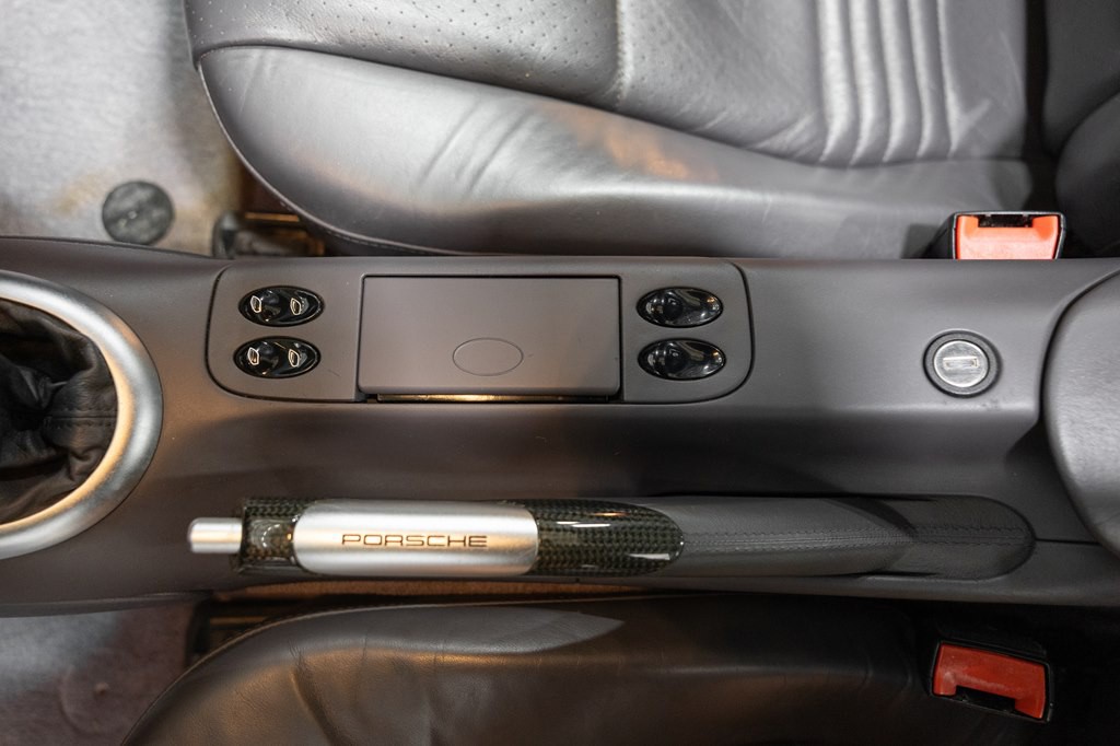2000 Porsche 911 Image 40