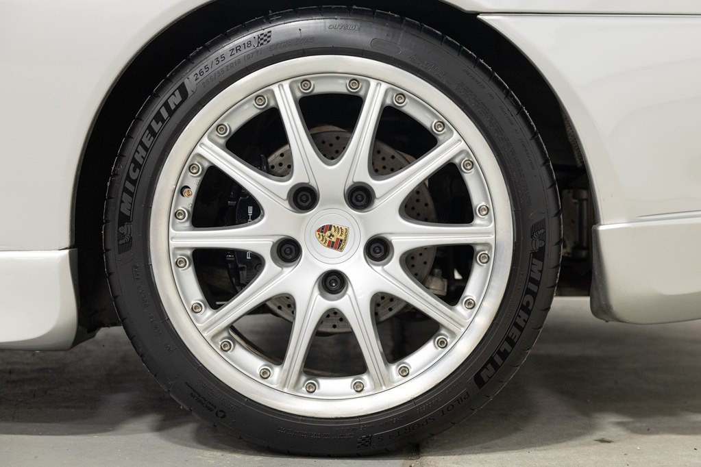 2000 Porsche 911 Image 46