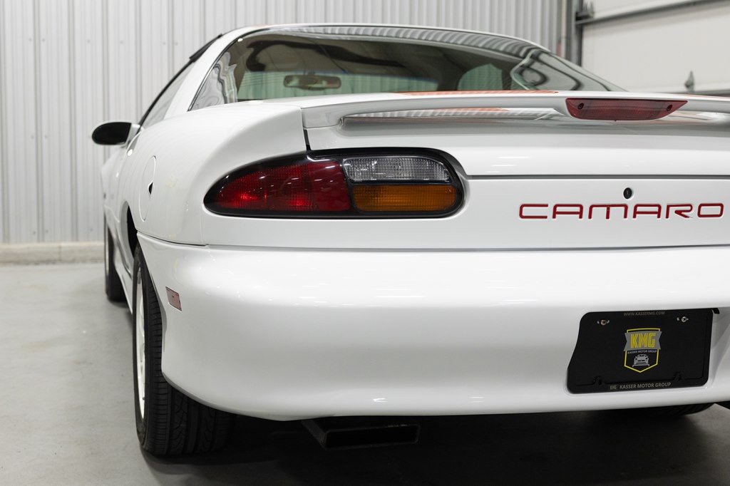 1997 Chevrolet Camaro Image 5