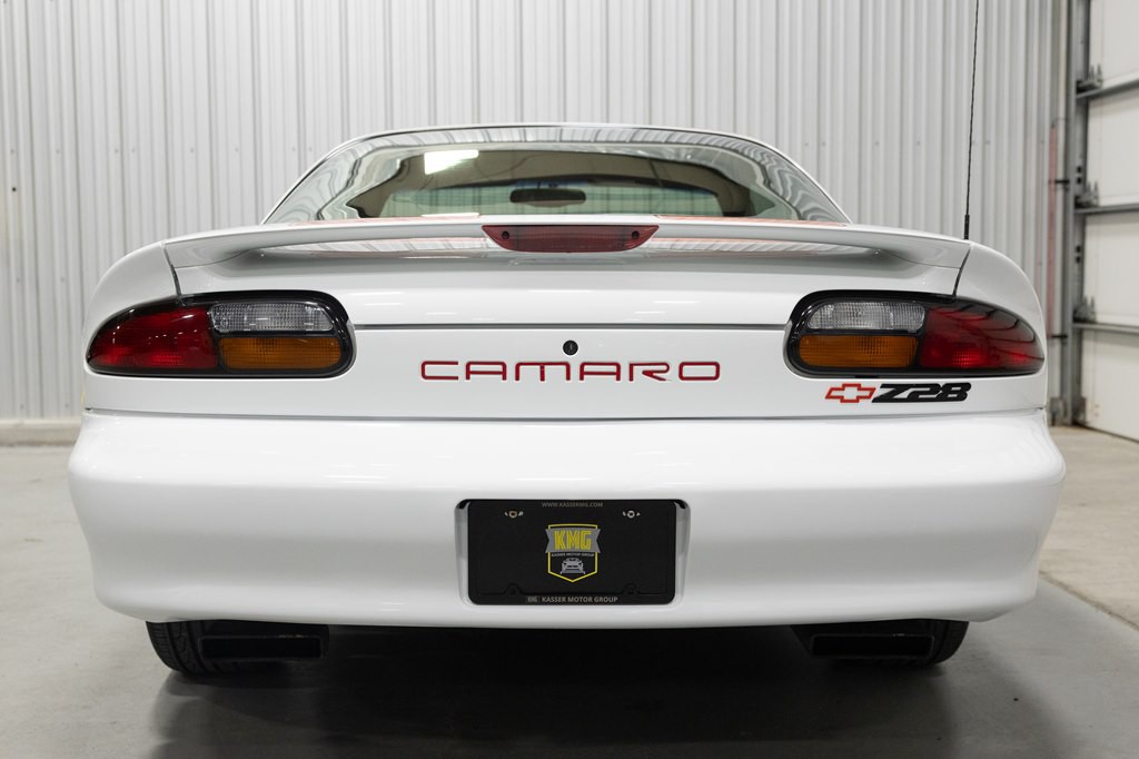 1997 Chevrolet Camaro Image 6