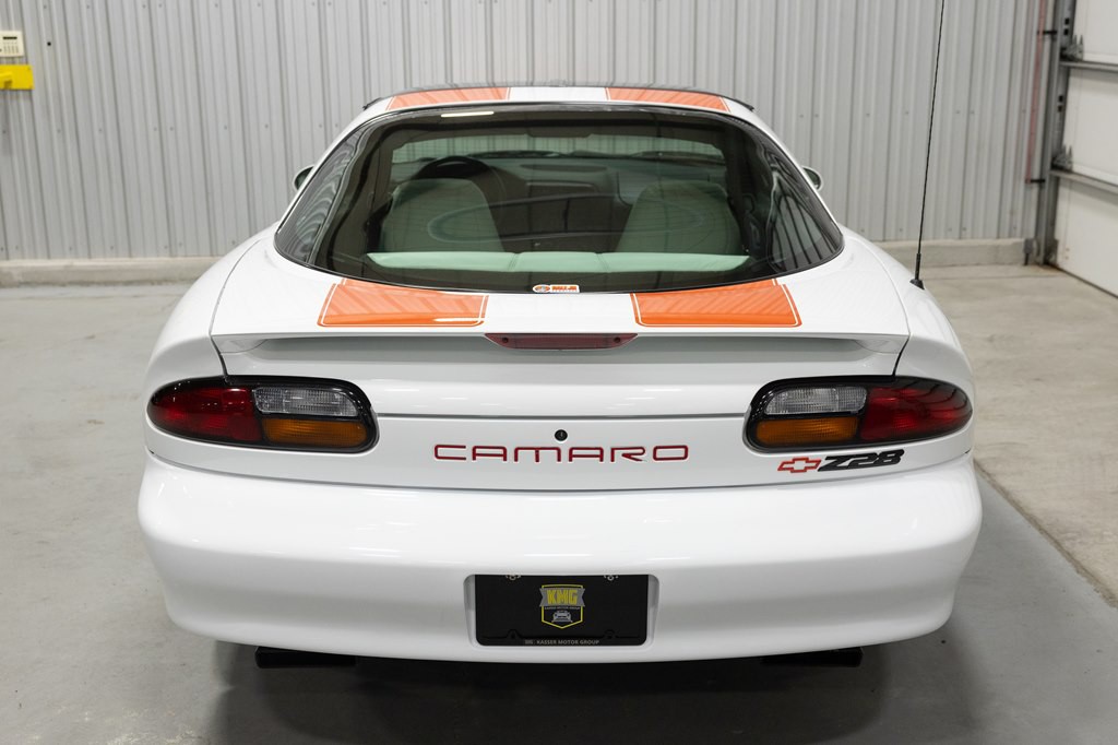 1997 Chevrolet Camaro Image 7