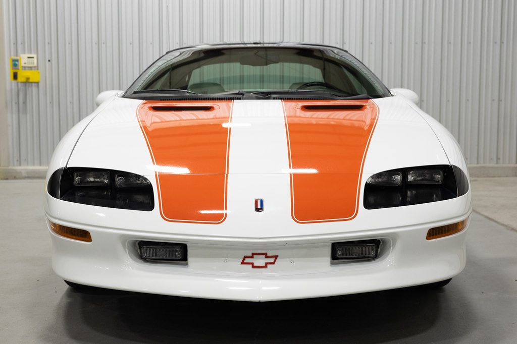 1997 Chevrolet Camaro Image 13