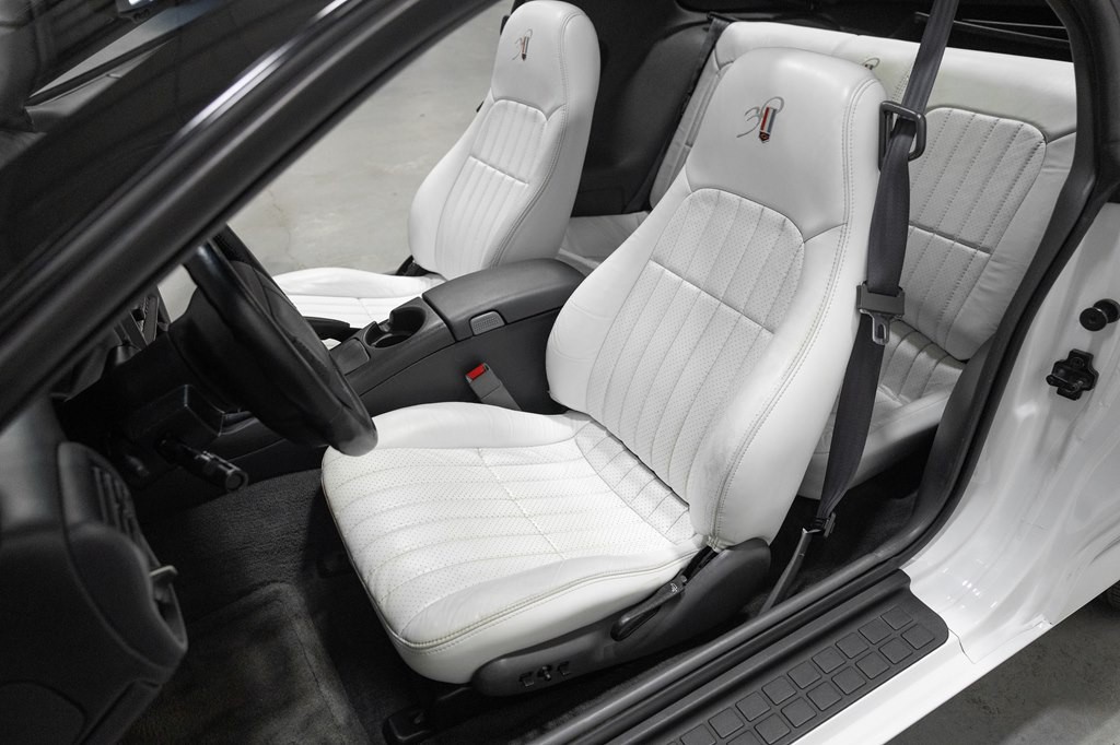 1997 Chevrolet Camaro Image 16