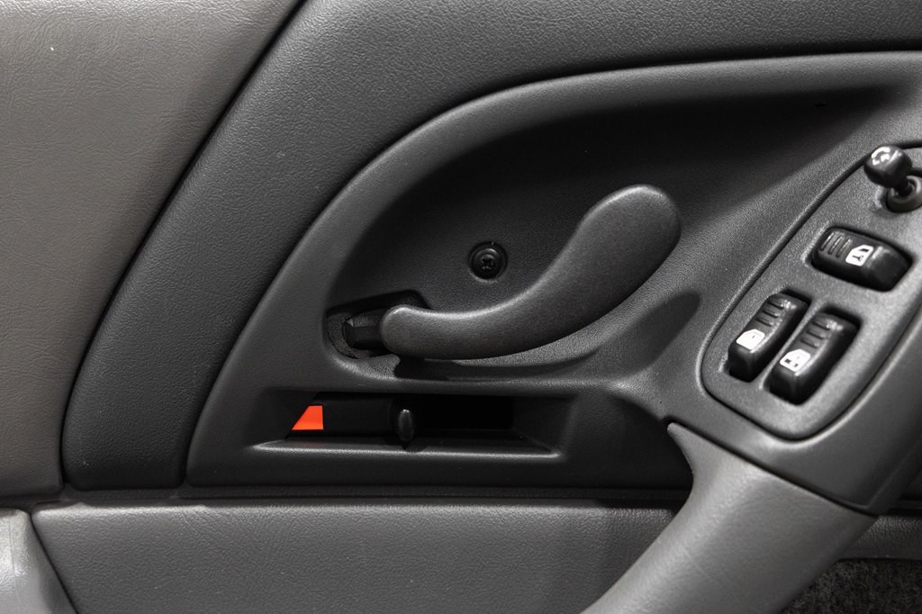 1997 Chevrolet Camaro Image 22