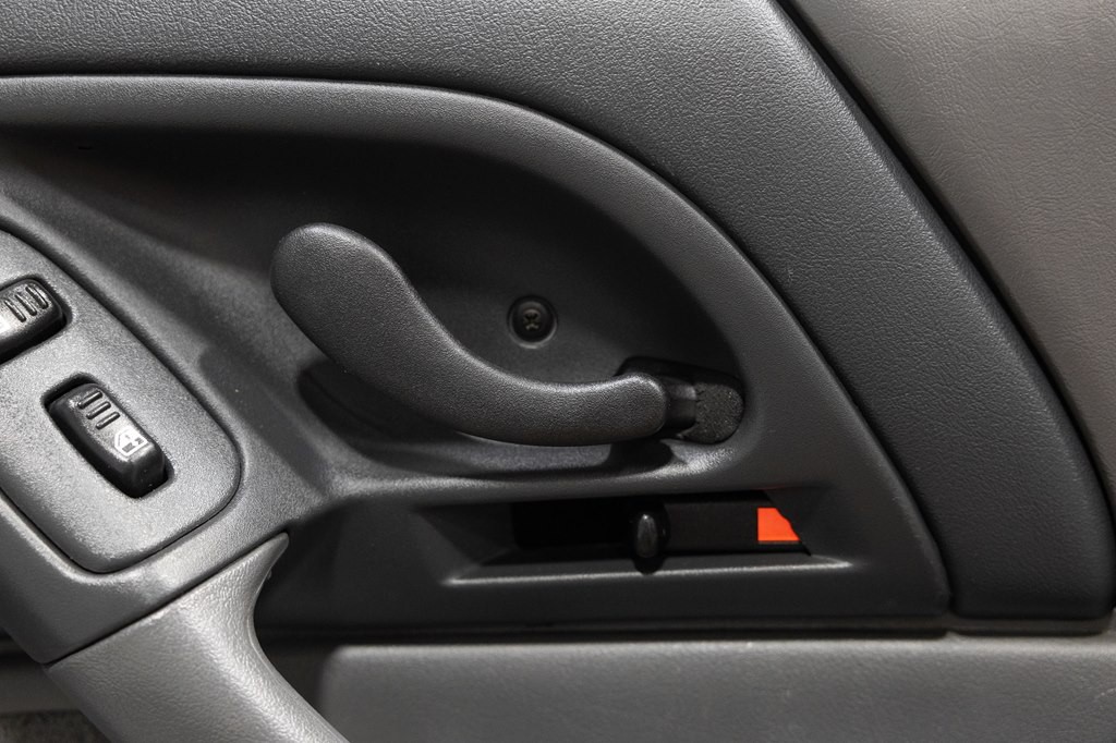 1997 Chevrolet Camaro Image 25