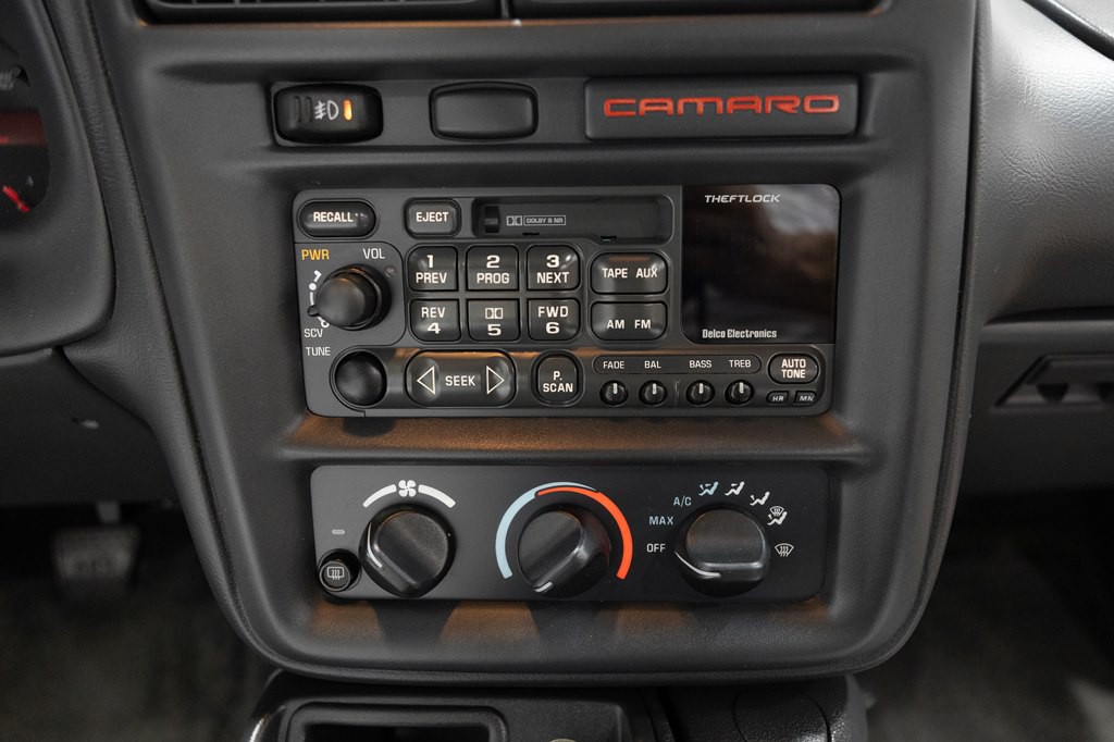 1997 Chevrolet Camaro Image 33