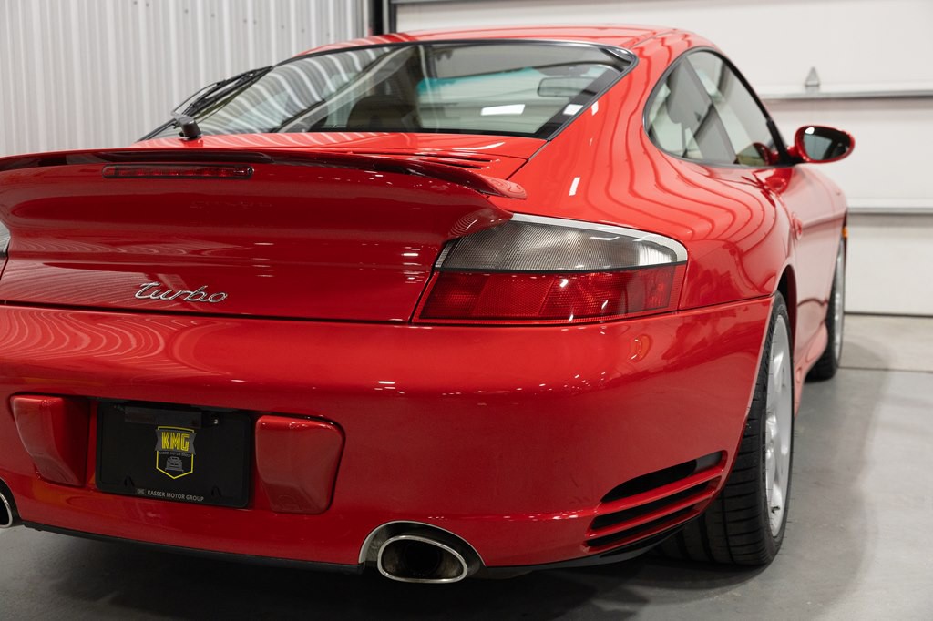2001 Porsche 911 Image 9