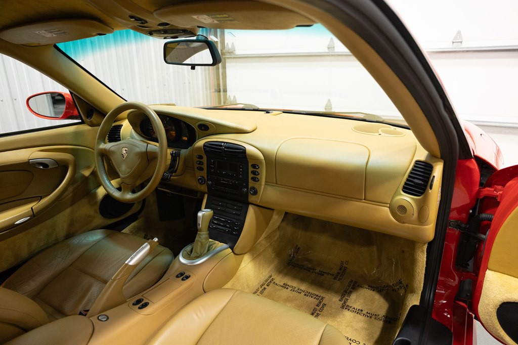 2001 Porsche 911 Image 18