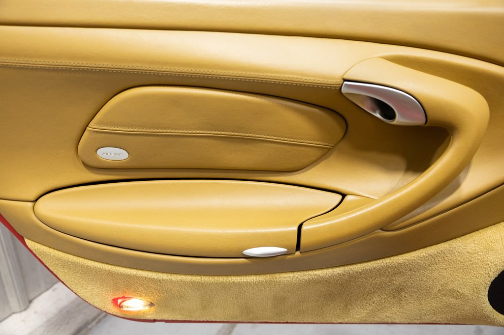 2001 Porsche 911 Image 26