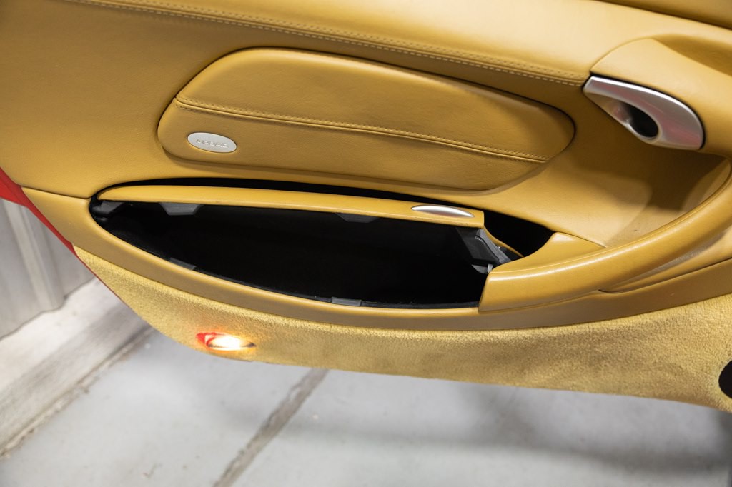 2001 Porsche 911 Image 27