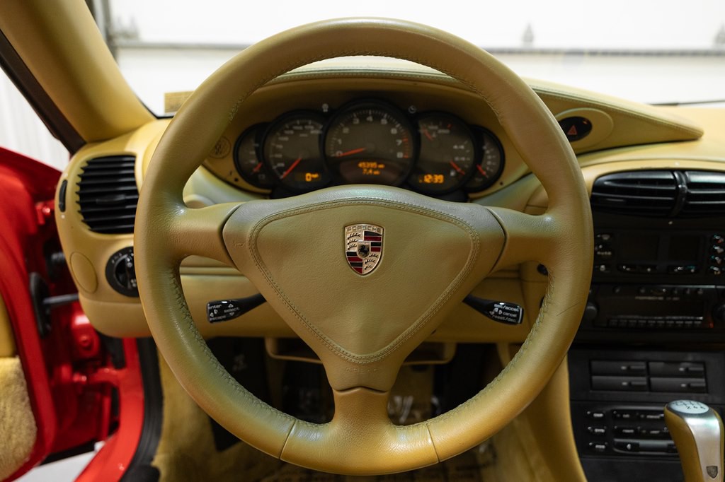 2001 Porsche 911 Image 31