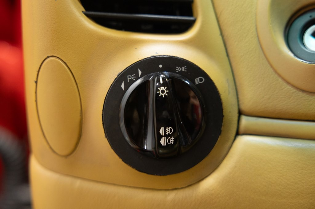 2001 Porsche 911 Image 32