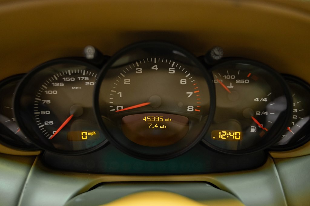 2001 Porsche 911 Image 34