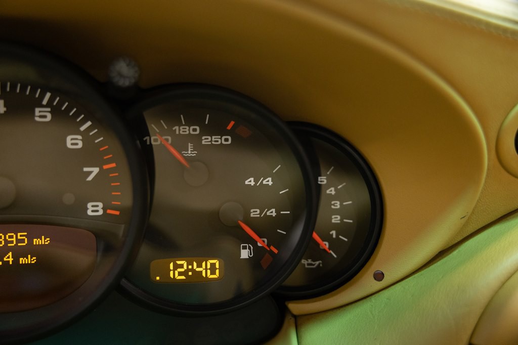 2001 Porsche 911 Image 37