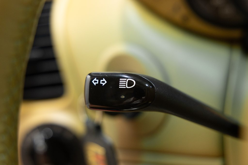 2001 Porsche 911 Image 38