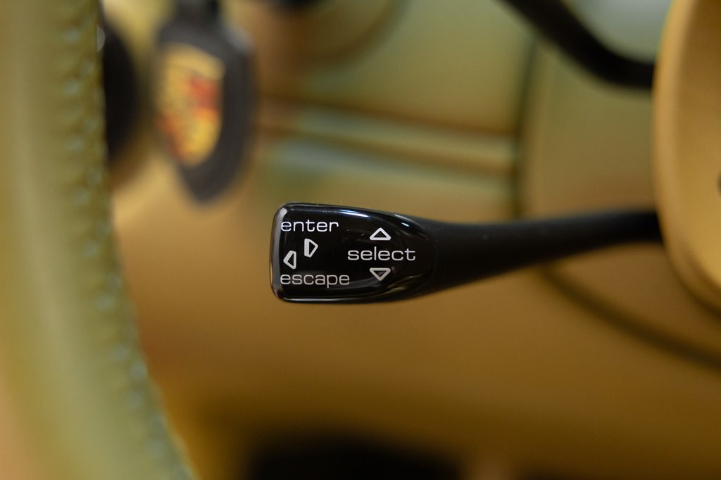2001 Porsche 911 Image 39